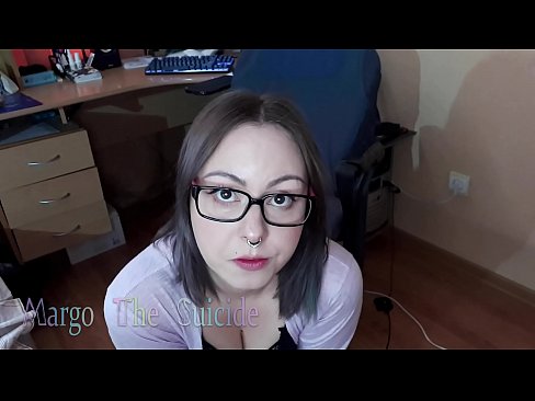 ❤️ Kynþokkafull stelpa með gleraugu sýgur dildó djúpt á myndavélinni ☑ Klám fb hjá okkur is.onlydesiporn.ru